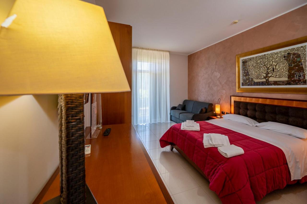 Villa Floyd Charming Rooms B&B ปาคีโน ภายนอก รูปภาพ