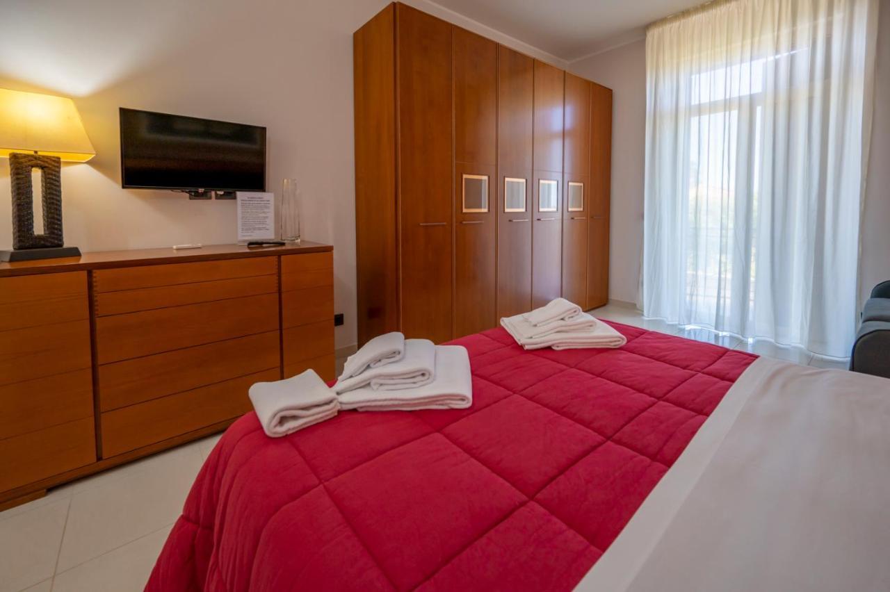 Villa Floyd Charming Rooms B&B ปาคีโน ภายนอก รูปภาพ