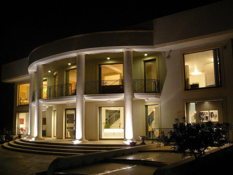 Villa Floyd Charming Rooms B&B ปาคีโน ภายนอก รูปภาพ