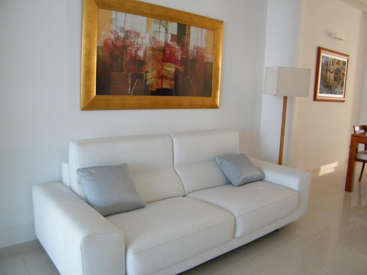 Villa Floyd Charming Rooms B&B ปาคีโน ภายนอก รูปภาพ