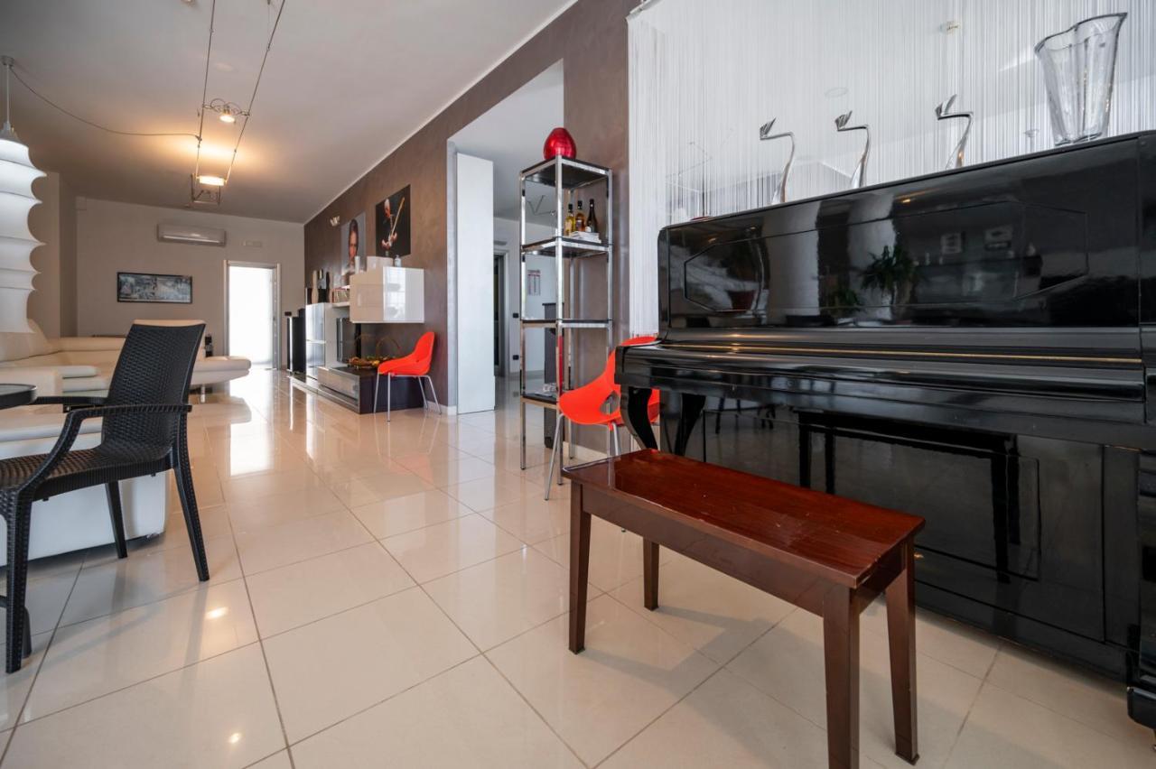 Villa Floyd Charming Rooms B&B ปาคีโน ภายนอก รูปภาพ