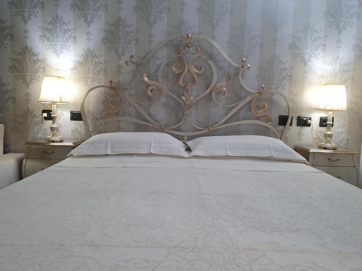 Villa Floyd Charming Rooms B&B ปาคีโน ภายนอก รูปภาพ