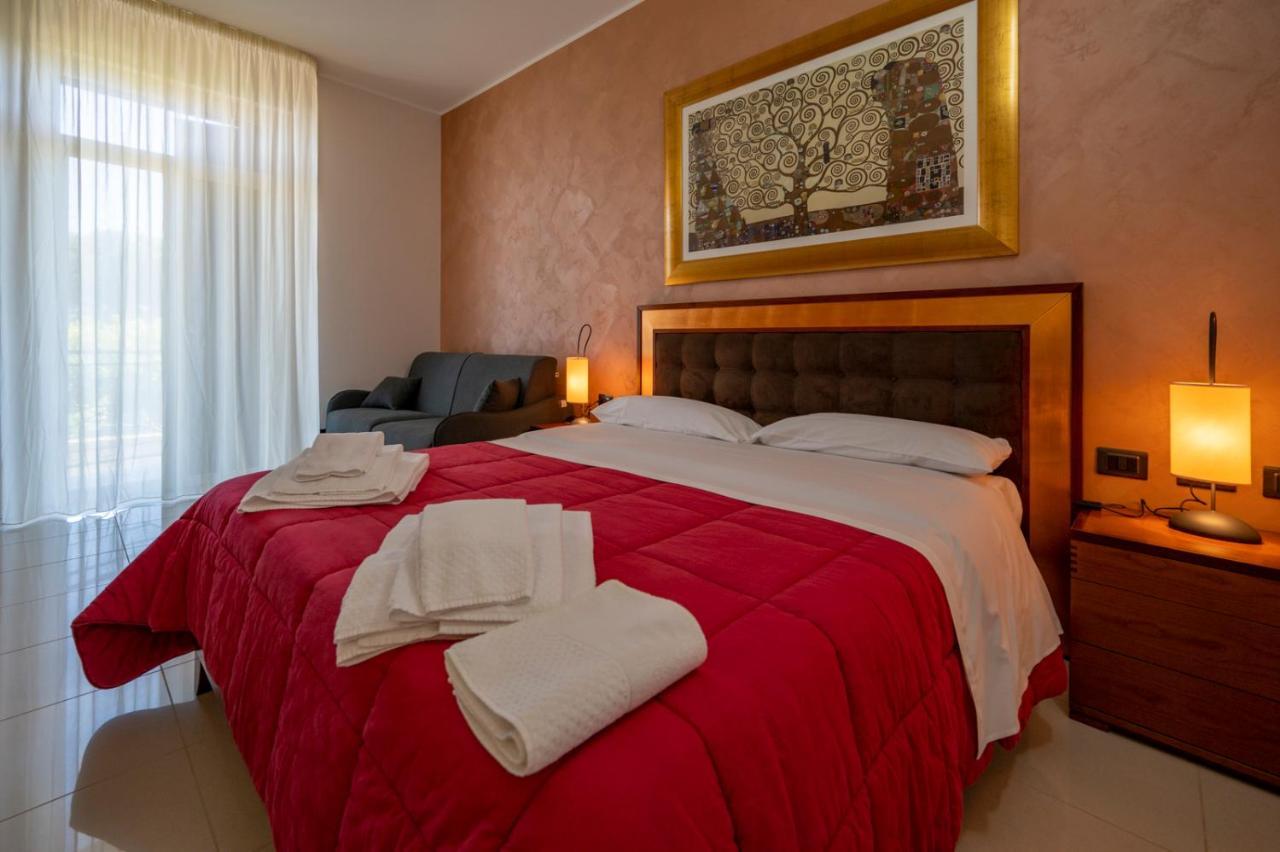 Villa Floyd Charming Rooms B&B ปาคีโน ภายนอก รูปภาพ