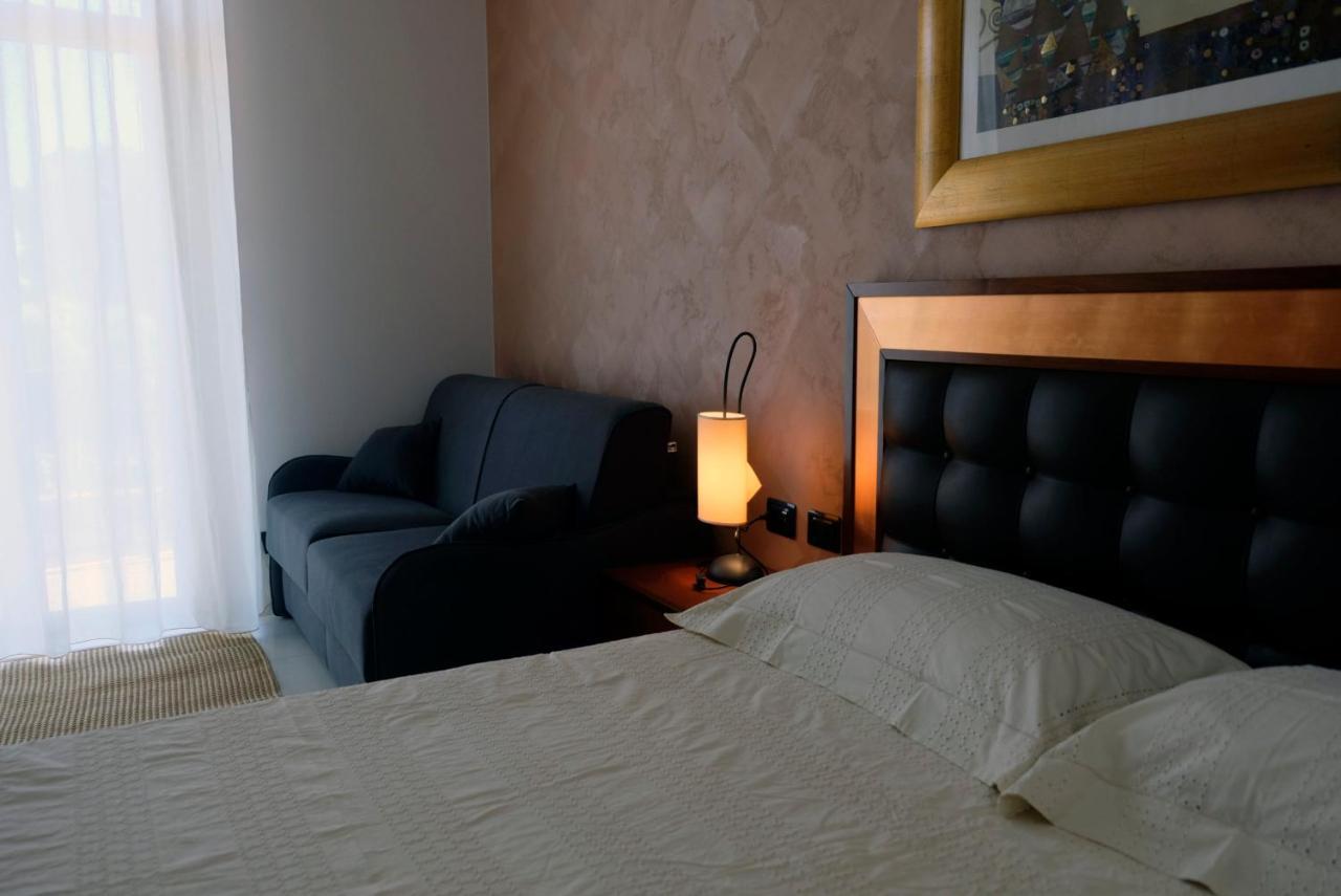 Villa Floyd Charming Rooms B&B ปาคีโน ภายนอก รูปภาพ