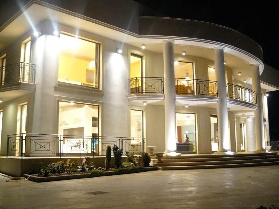 Villa Floyd Charming Rooms B&B ปาคีโน ภายนอก รูปภาพ